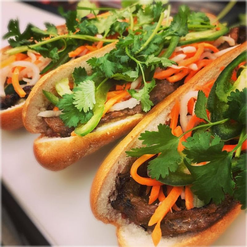 Le’s Sandwiches & Cafe