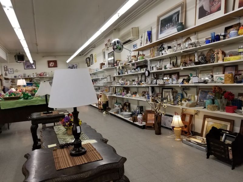 American Rescue Workers Thrift Store, Williamsport