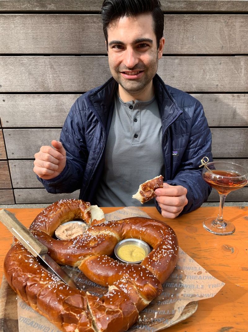 Street Cart Pretzels: The Tourist Trap Worth Falling For