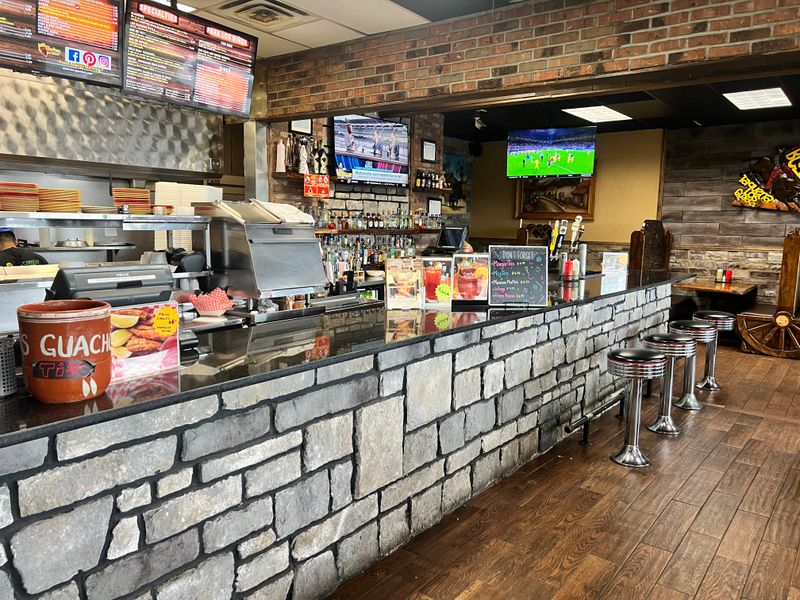 Los Guachos Taqueria (Godown Rd) – Columbus