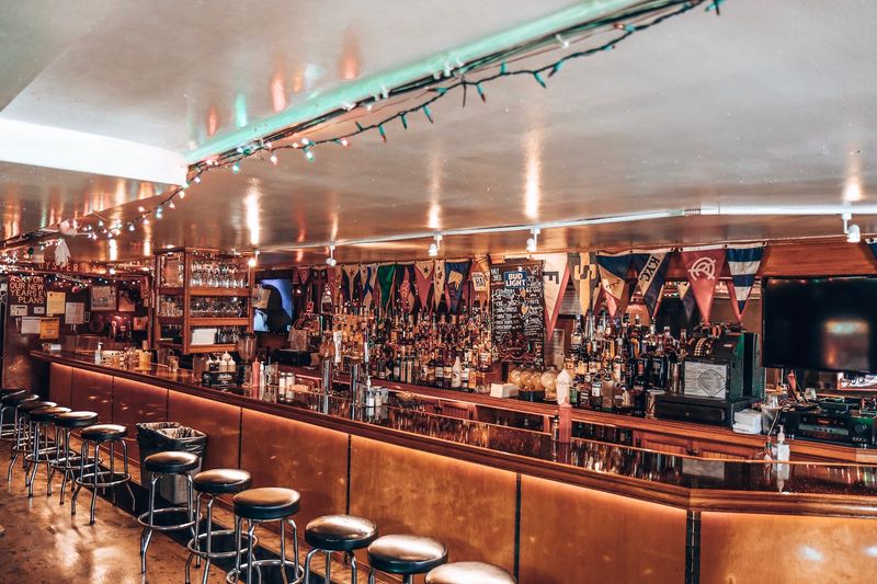 Half Shell, Chicago