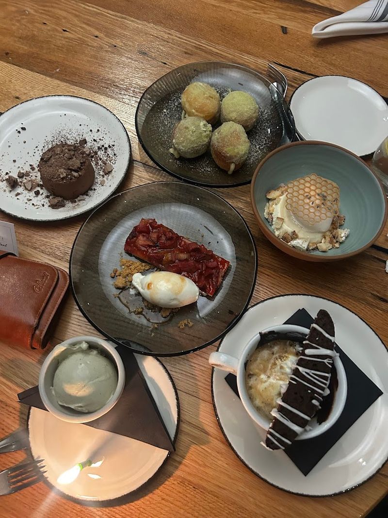 Pistachio Gelato And Cheesecake Finish