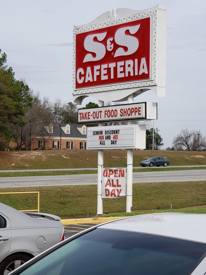 S&S Cafeteria - Bloomfield Village