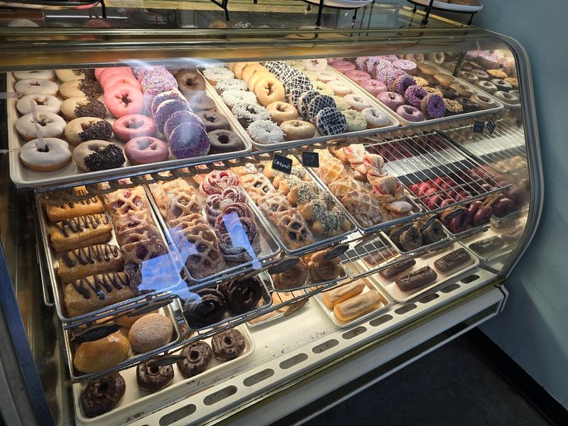 Hana's Donuts & Bakery