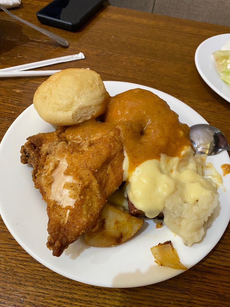 Hand-Breaded Fried Chicken With A Cult Following Hand-Breaded Fried Chicken With A Cult Following