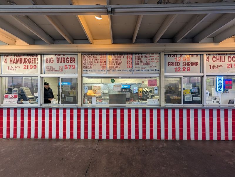 Hand-Diced French Fries Worth Writing Home About Hand-Diced French Fries Worth Writing Home About