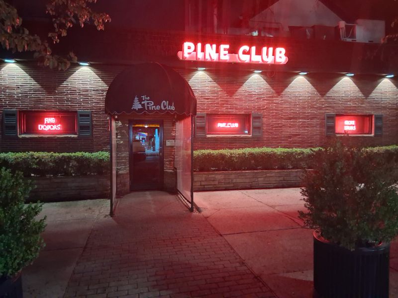 The Cash-Only Policy That Keeps Things Real