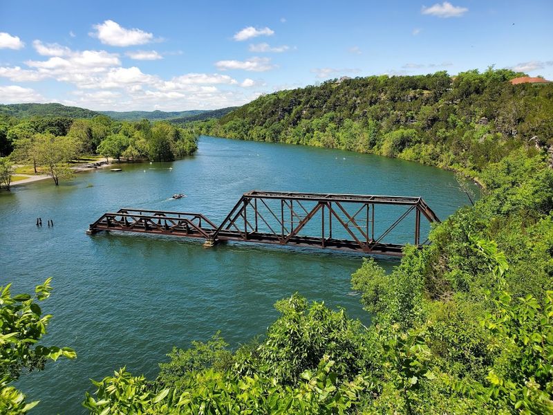 A Setting Where Silence And Magic Meet