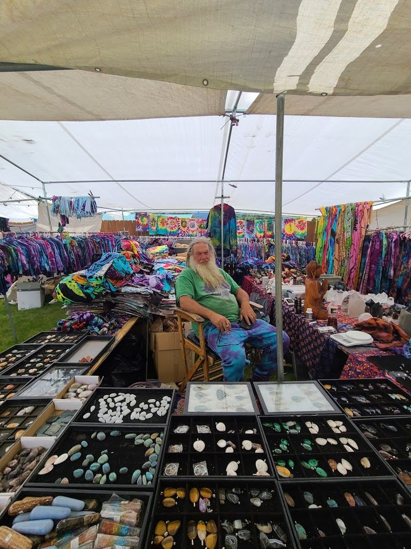Handmade Goods And Artisan Finds Worth Slowing Down For Handmade Goods And Artisan Finds Worth Slowing Down For