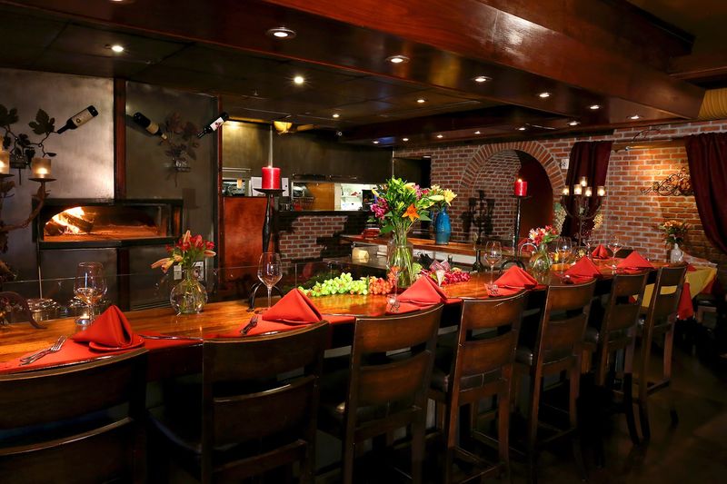 Live Music That Transforms A Dinner Into An Event