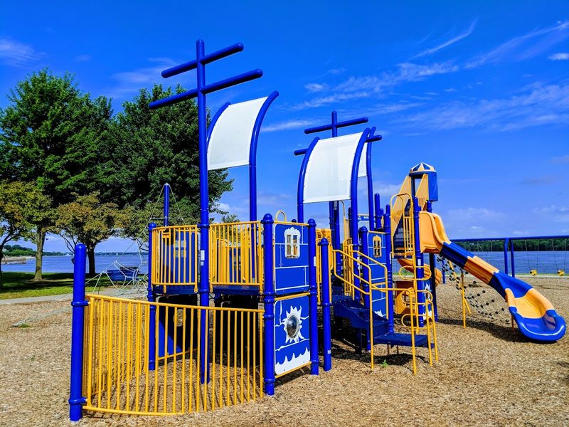Ben Butterworth Parkway Playground, Moline