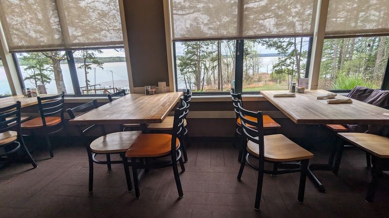 Janssen's Lakefront Restaurant, Edgemont