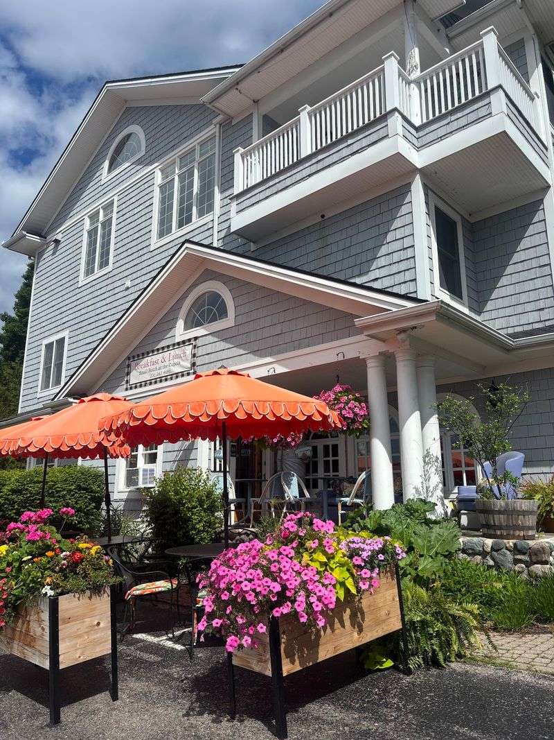 Harbor Springs Small Scale Strong Appeal Harbor Springs Small Scale Strong Appeal