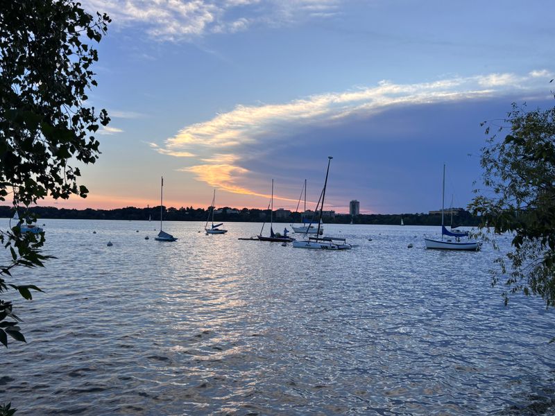 Bde Maka Ska Lakeside, Minneapolis