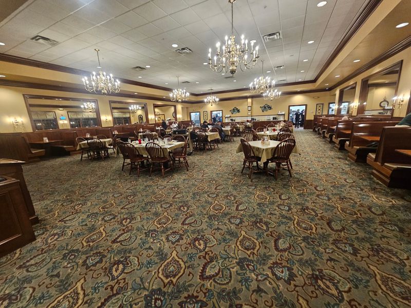 Hartville Kitchen Restaurant & Bakery, Hartville