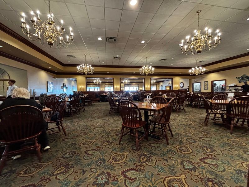 Hartville Kitchen Restaurant & Bakery, Hartville Hartville Kitchen Restaurant & Bakery, Hartville