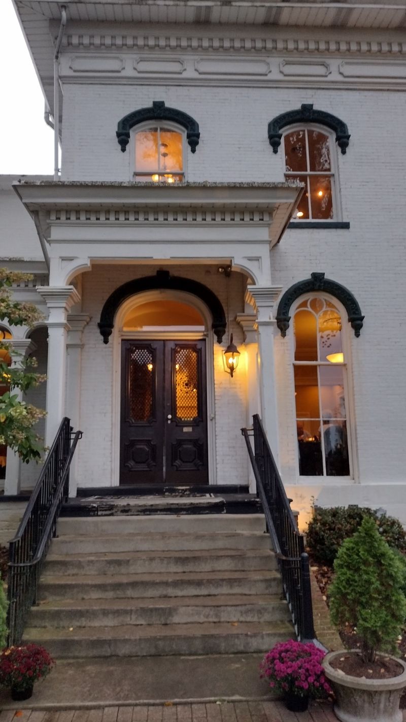 Hart Mansion Restaurant, 411 N Main St, Minerva, OH 44657