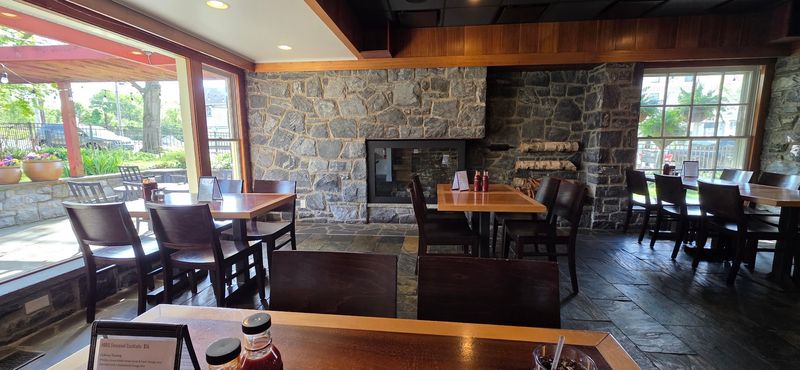 Harvey's Main Street Bar-B-Q