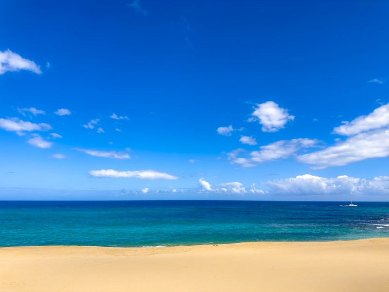 Hawaii's Longest Beach Deserves Its Own Moment Hawaii's Longest Beach Deserves Its Own Moment