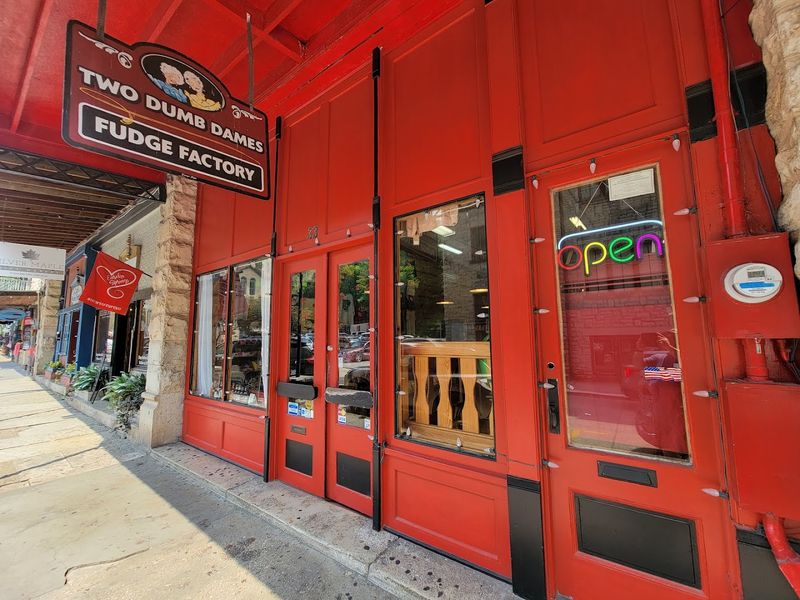 Two Dumb Dames Fudge Factory, Eureka Springs