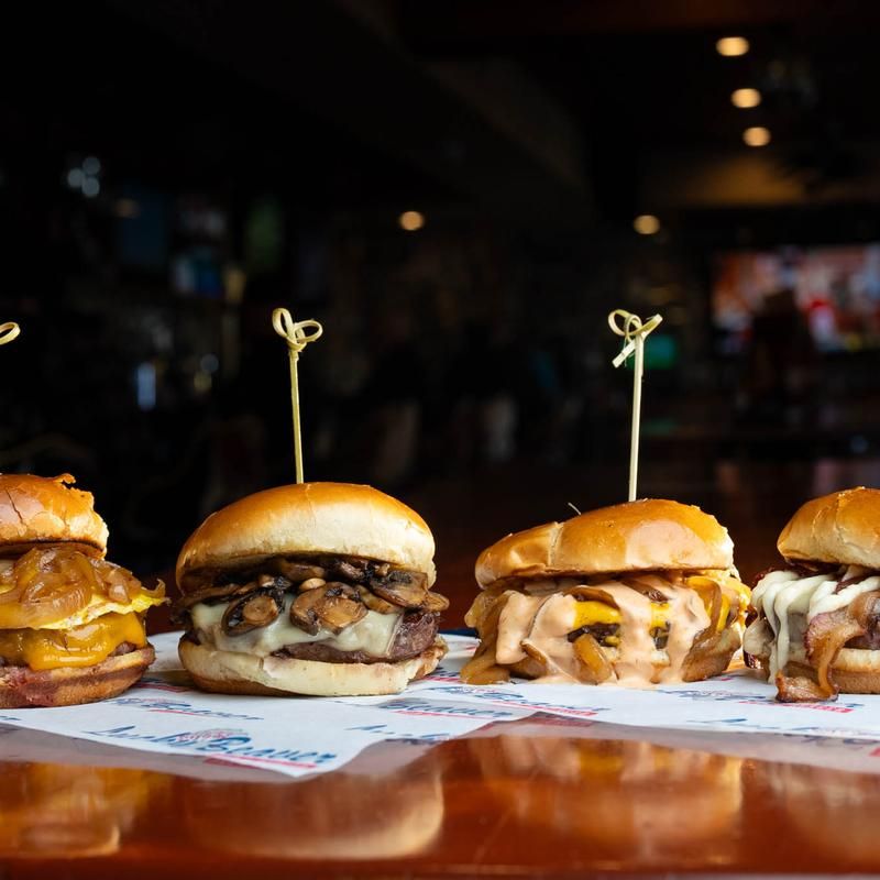 Lucky Beaver Bar & Burger, Stateline