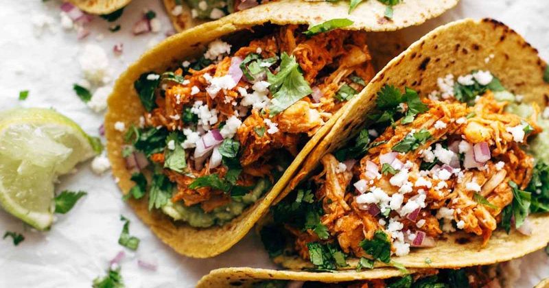 Smoky Chicken Tinga Tacos