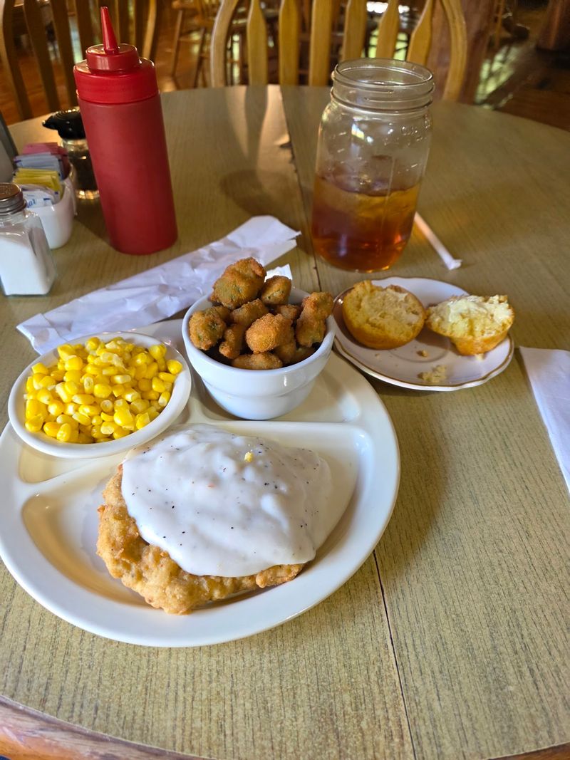 Hearty Country Plates On The Everyday Menu