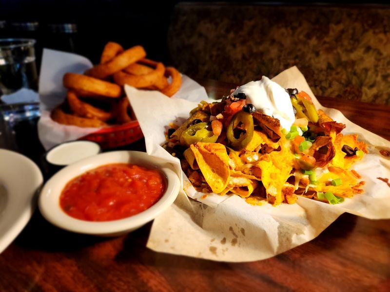 Hearty Pub Plates That Keep Appetites Happy