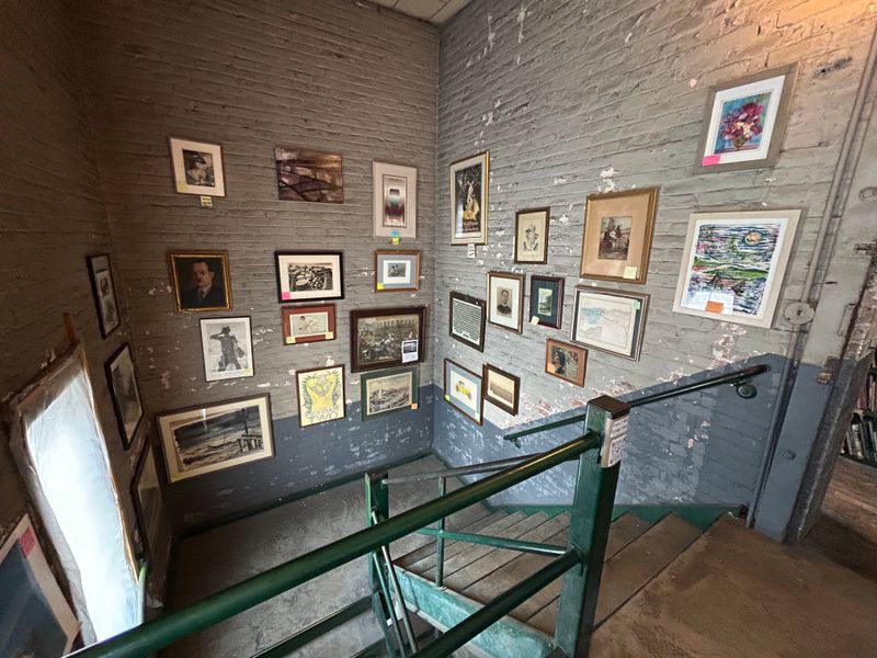 Parking, Hours, And A Smart Arrival