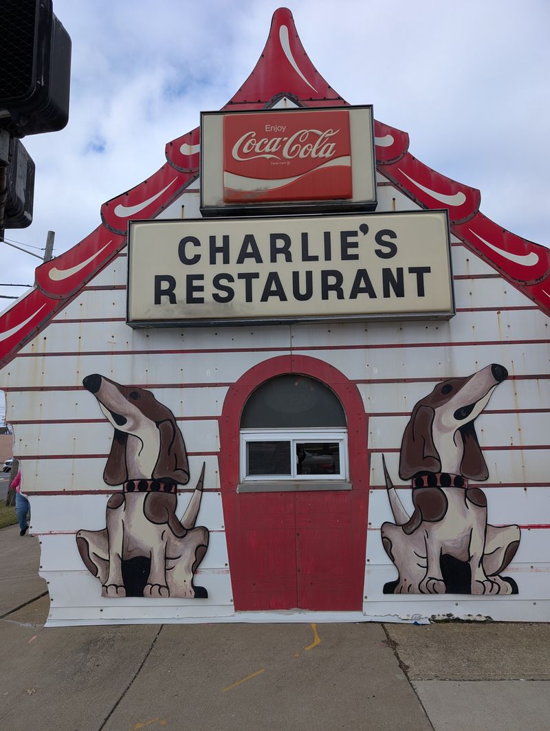Charlie's Dog House Diner – Cleveland