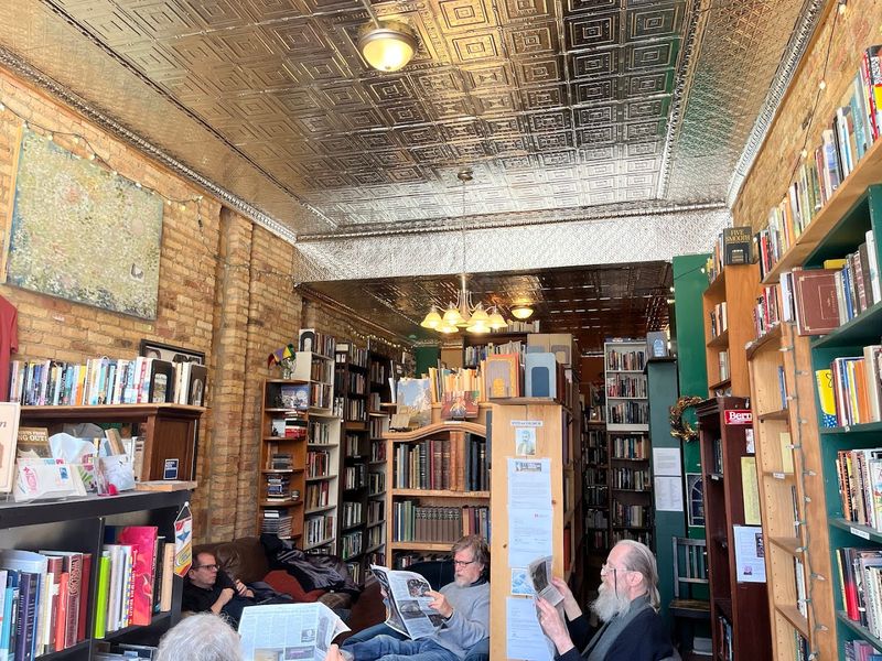 Heirloom Books, Chicago, Illinois Heirloom Books, Chicago, Illinois