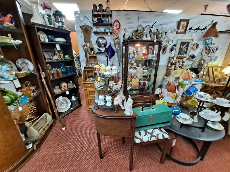 Heirlooms Antique Mall