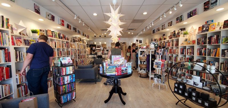 Hello Again Books, Cocoa