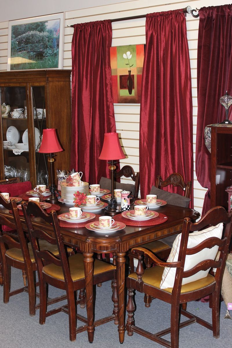 Helping Hands Home & Decor