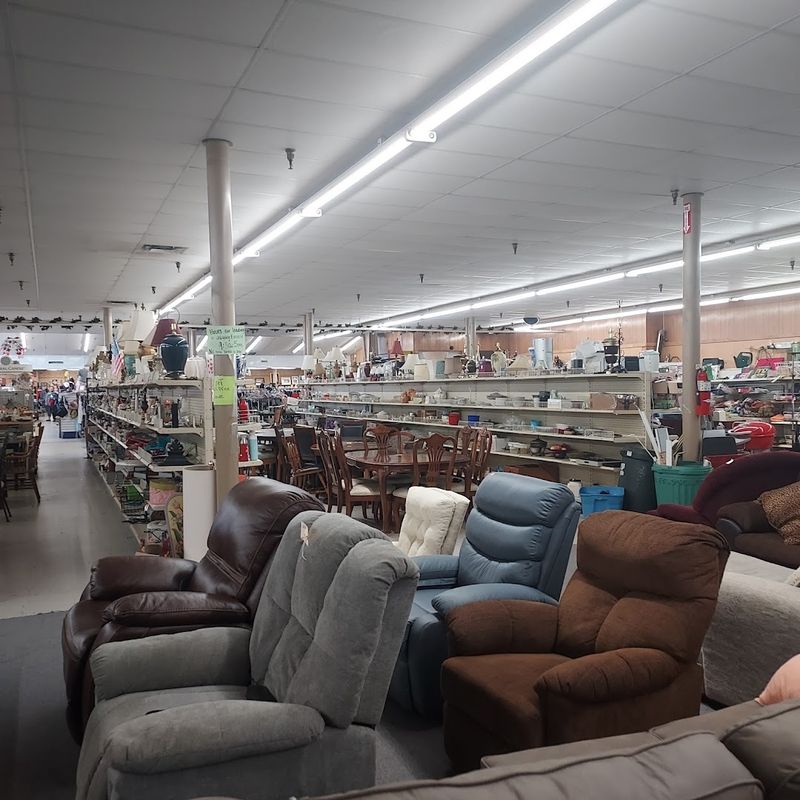 Veterans Thrift Town, Fort Smith