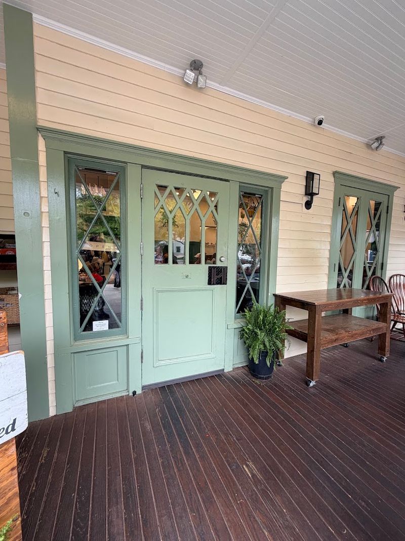 Hen Mother Cookhouse Hen Mother Cookhouse