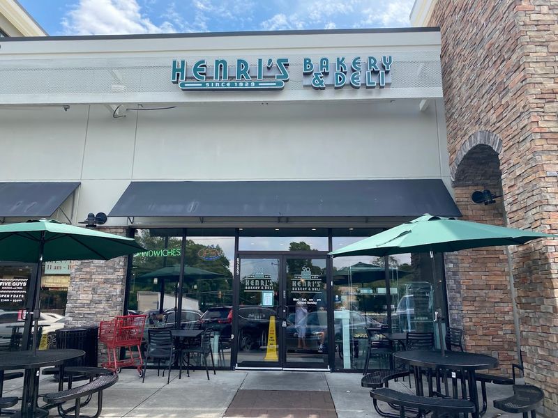 Henri's Bakery & Deli