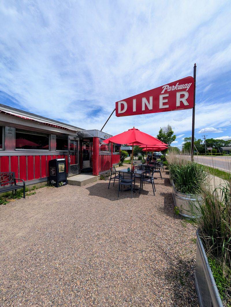 Parkway Diner