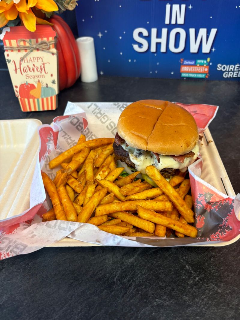 Little Brothers Burgers Food Truck, Royal Oak