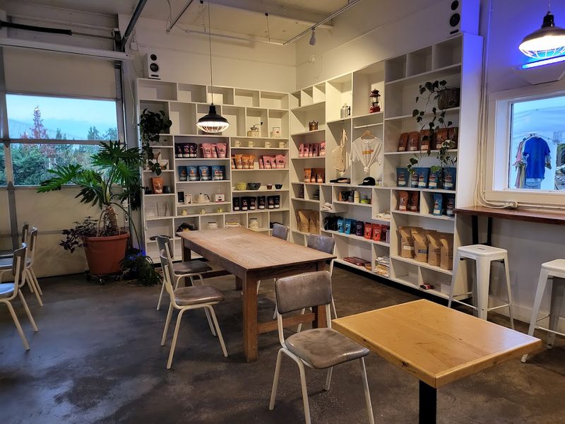 Airship Coffee At 5th Street