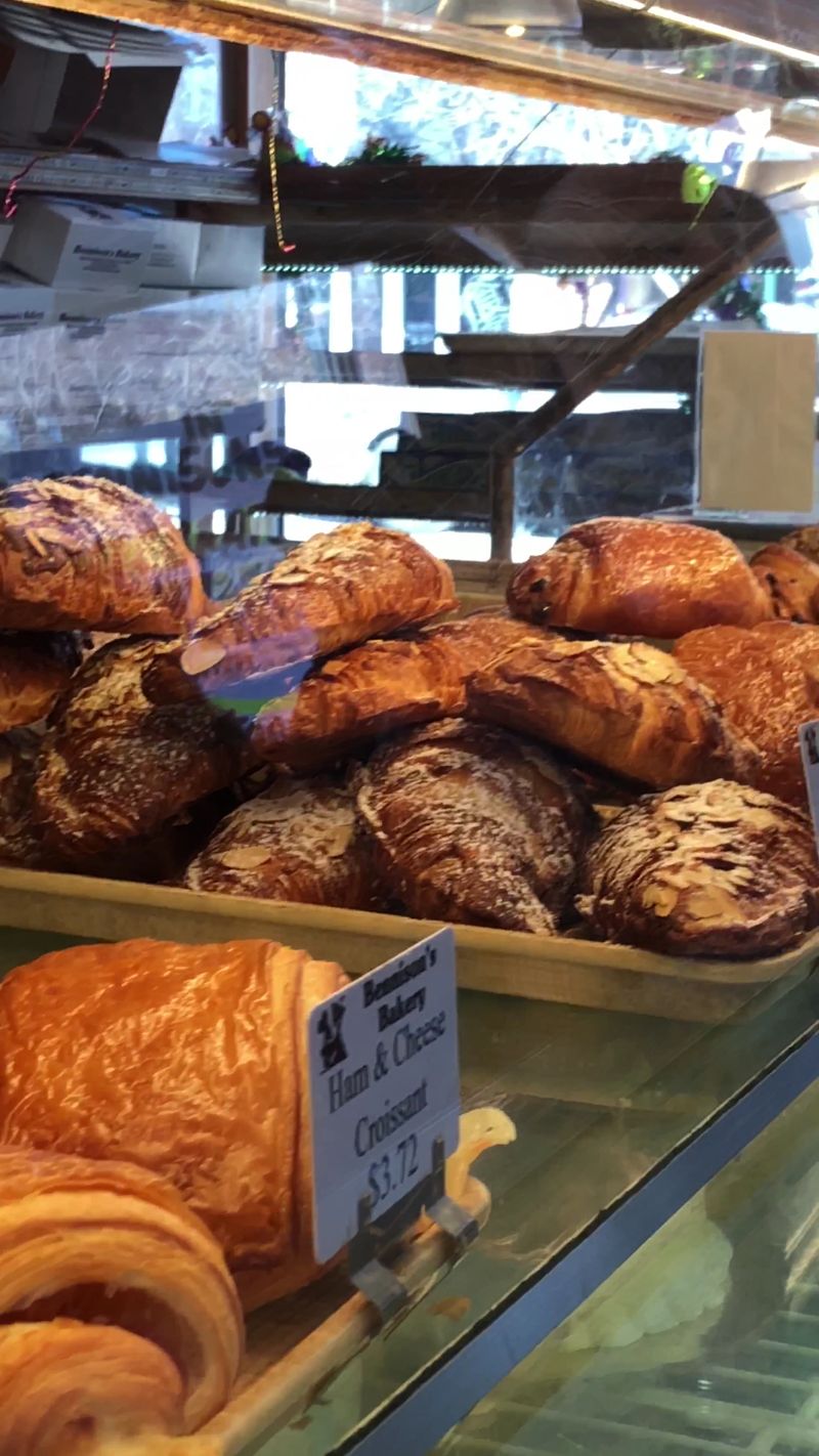 Bennison's Bakery – Evanston