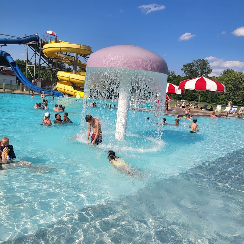 Hiawatha Water Park, Mount Vernon Hiawatha Water Park, Mount Vernon