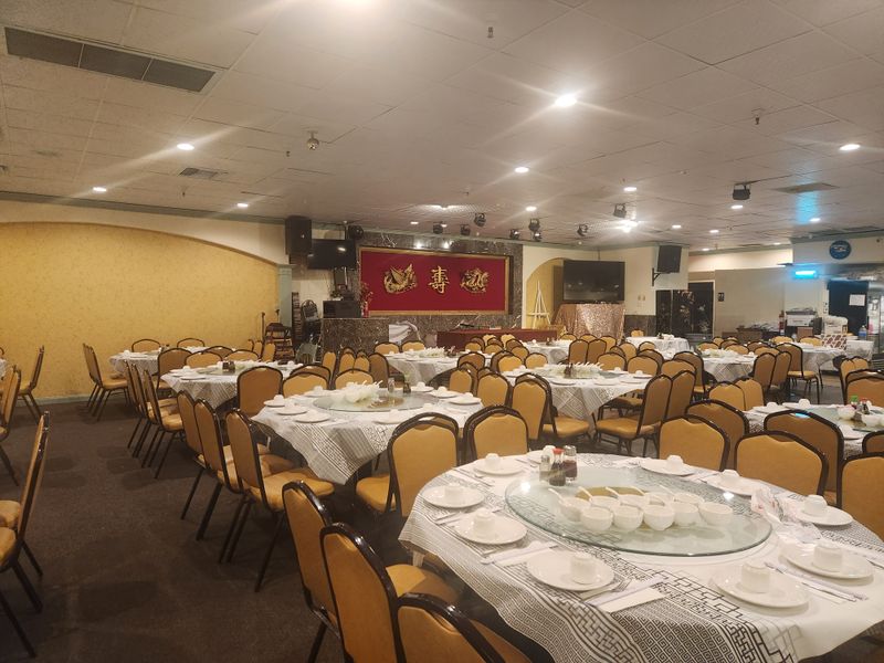 Great Wall Buffet (Classic Strip-Mall Buffet Nostalgia)