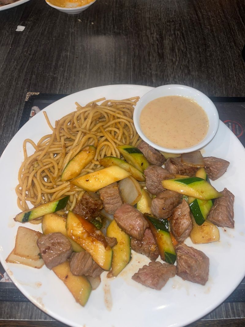 Hibachi Keeps The Non-Sushi Crowd Happy Hibachi Keeps The Non-Sushi Crowd Happy