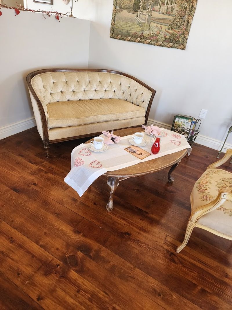 Vintage Charm And Cozy Interiors