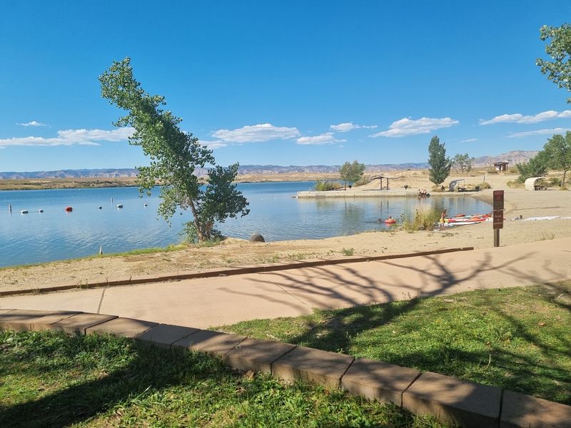 Highline Lake State Park, Loma