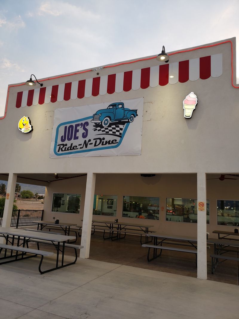 JOE'S Ride N Dine