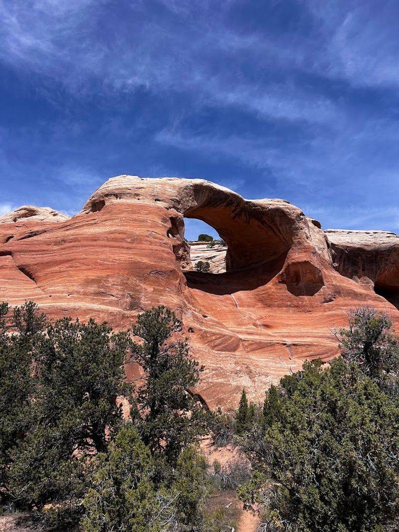 Hike To The Rattlesnake Arches