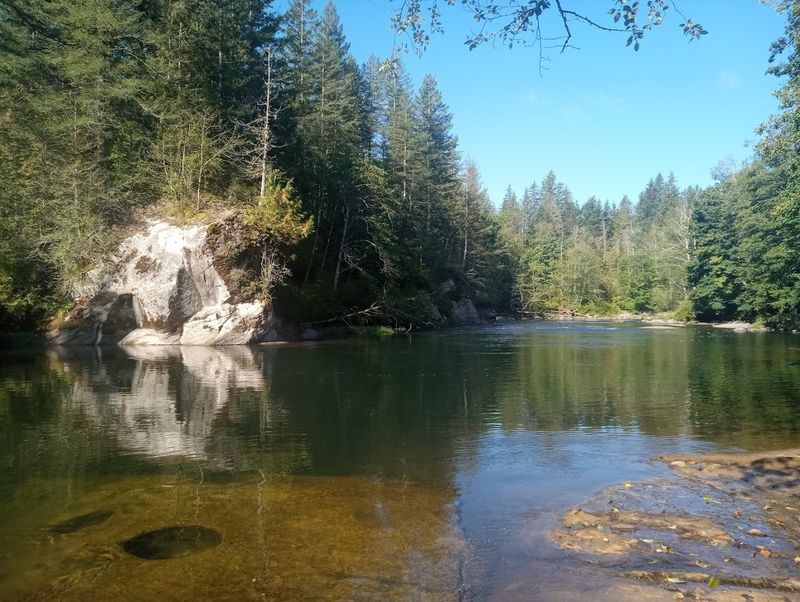 Hiking The River Trail Through The Gorge