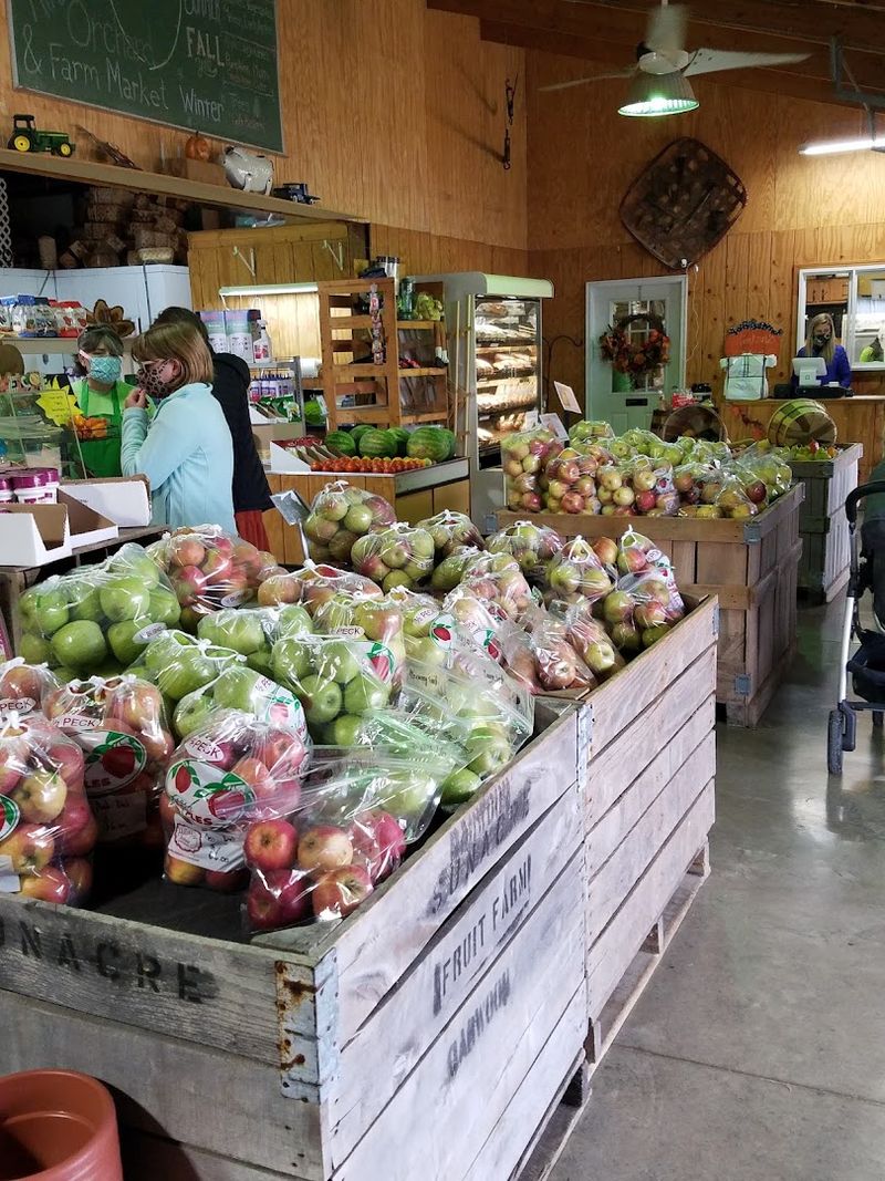 Hinton's Orchard & Farm Market Hinton's Orchard & Farm Market